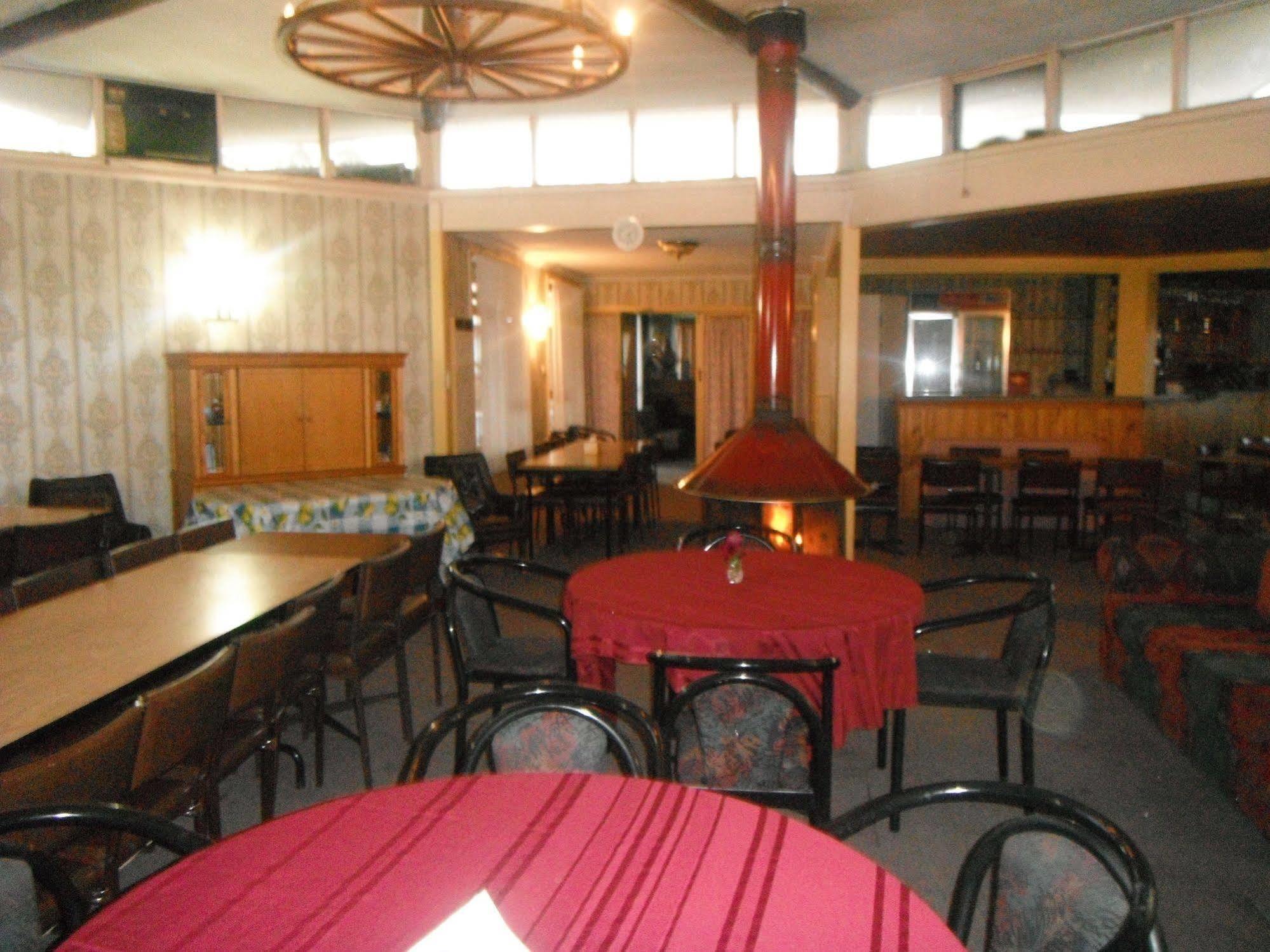 Coomacountry Club Motor Inn Экстерьер фото