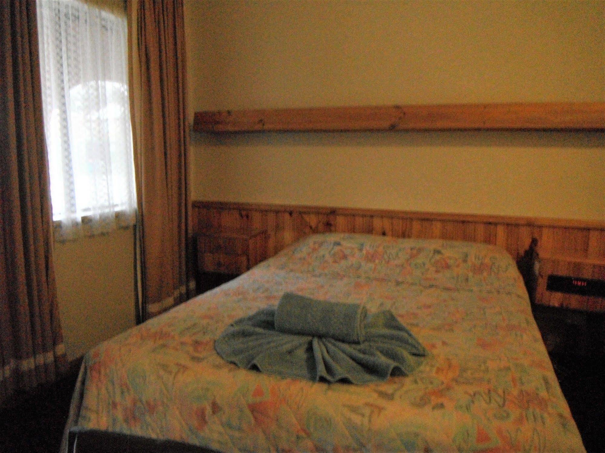 Coomacountry Club Motor Inn Экстерьер фото